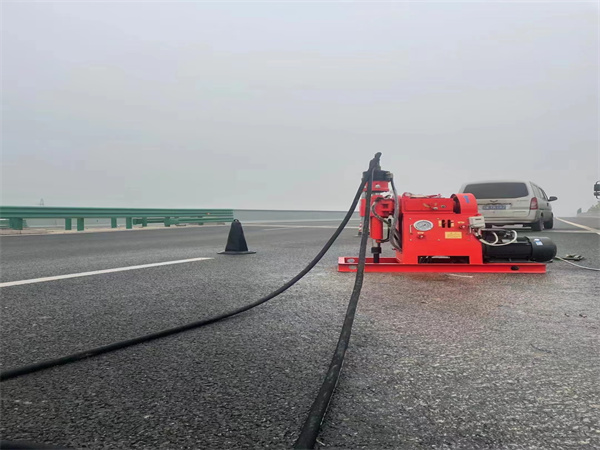 北流马路路基路面开裂下沉注浆加固灌浆